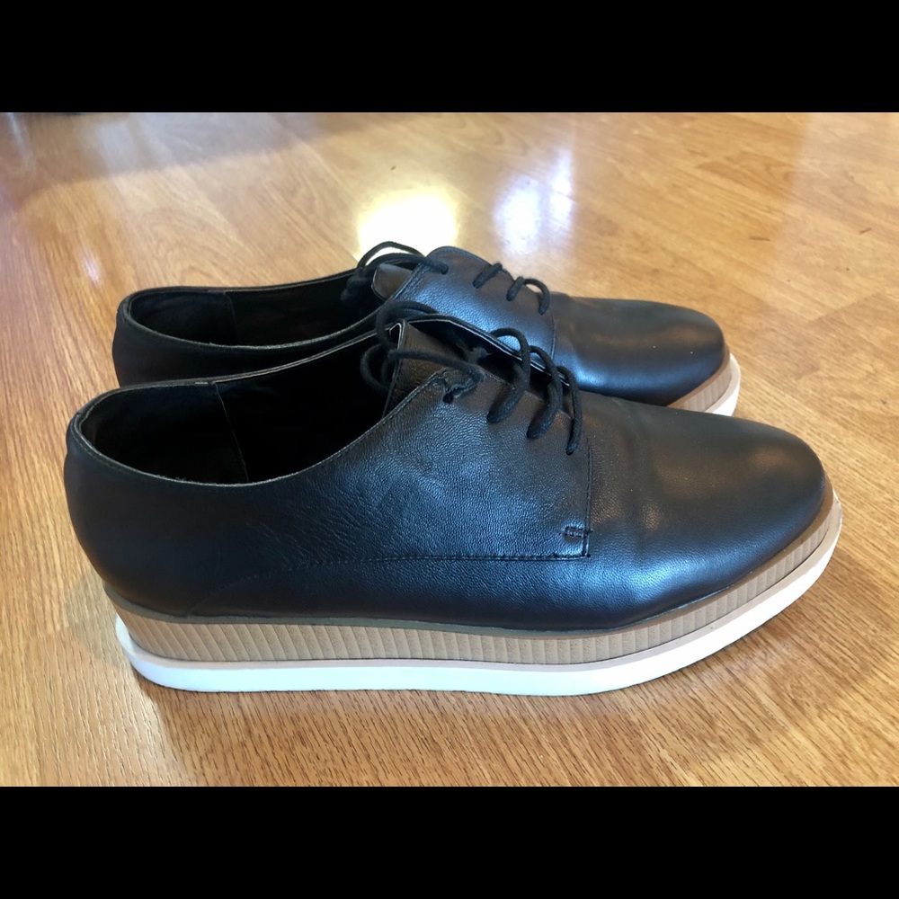 Women’s Bleecker & Bond Black Leather Shoes